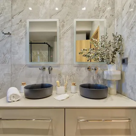 Diogia Luxury Apartment- Comfort & Elegance, By Zantewize Lägenhet Vanato