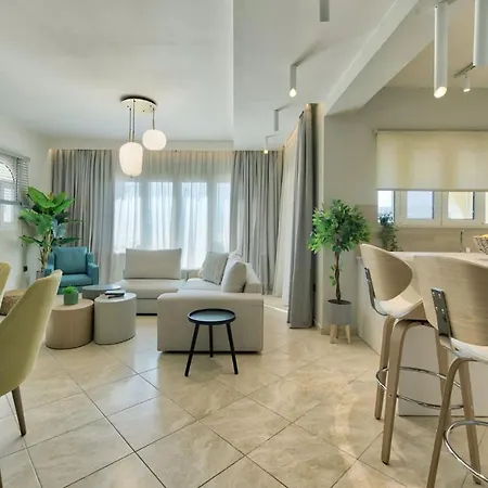 Apartment Diogia Luxury Apartment- Comfort & Elegance, By Zantewize *