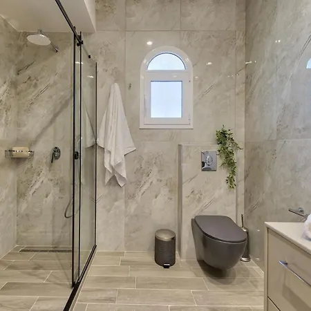 Diogia Luxury Apartment- Comfort & Elegance, By Zantewize Daire *